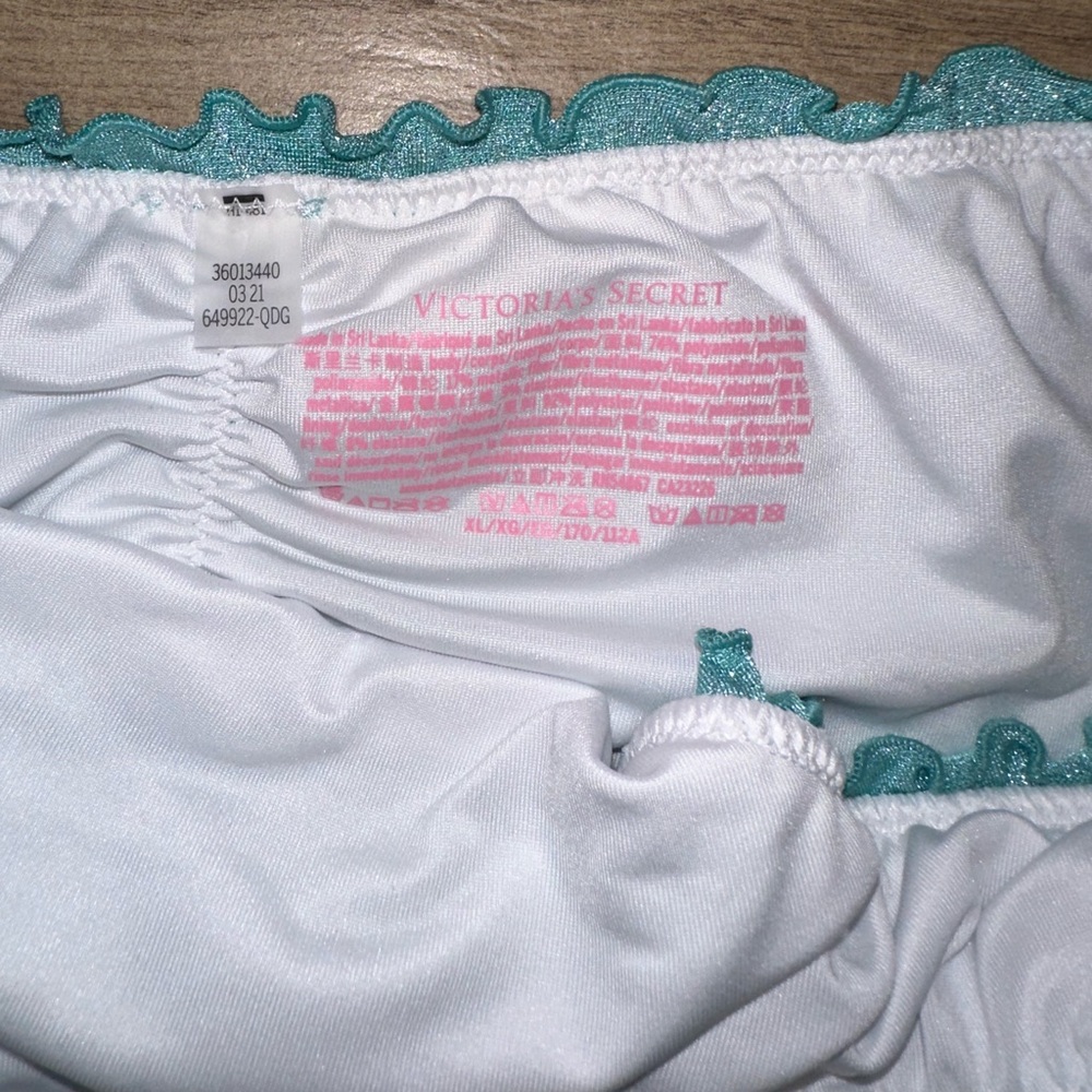 VS Bikini - Picture 8 of 11